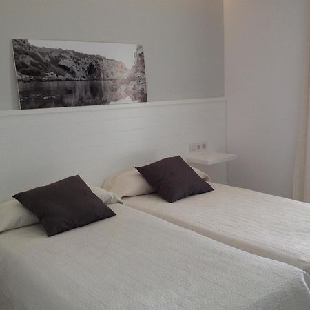 Hostal La Palma Fornells  Phòng bức ảnh