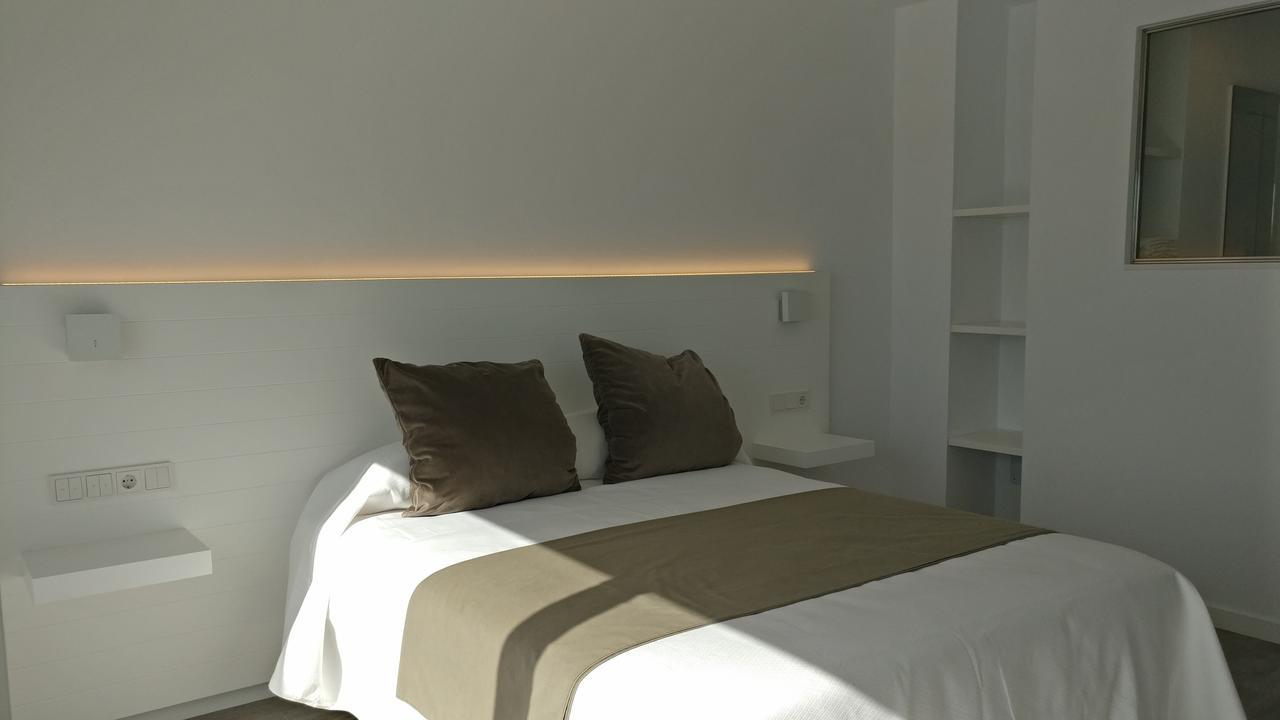 Hostal La Palma Fornells  Ngoại thất bức ảnh
